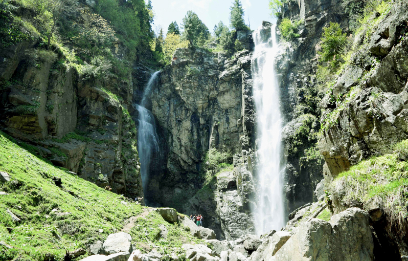 Jarogo Waterfall, Swat is the one of the Largest Waterfalls of Pakistan Jarogo Waterfall, Swat is the one of the Largest Waterfalls of Pakistan