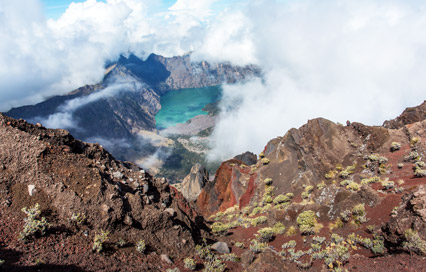 Mount Rinjani Alternatives: Crater Rim Mini-Treks and Sunrise Points Mount Rinjani Alternatives: Crater Rim Mini-Treks and Sunrise Points