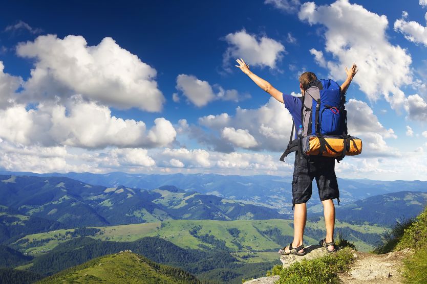 10 ways to save money when travelling