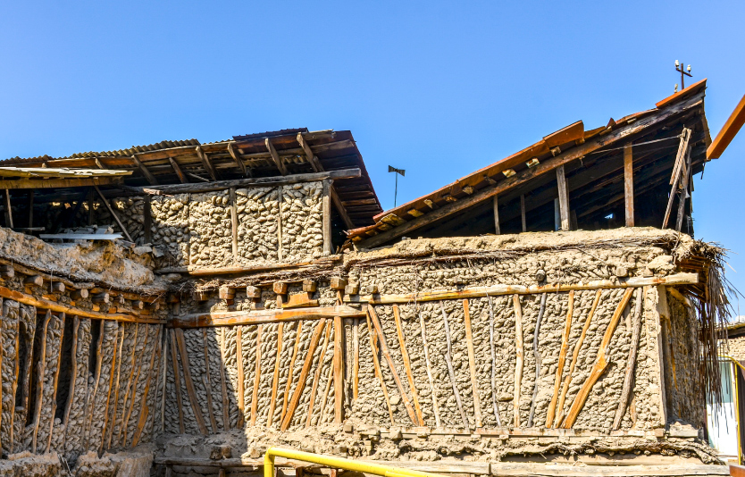 Adobe walls of old mahalla houses in Olmazor district (Tashkent, Uzbekistan)