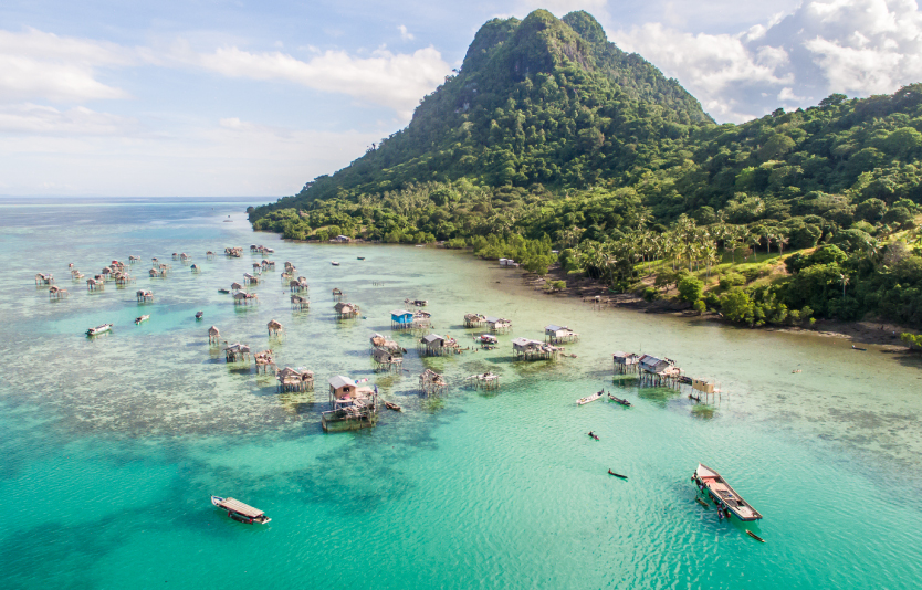Manukan Island is a stunning island about 15 minutes by boat from Kota Kinabalu City