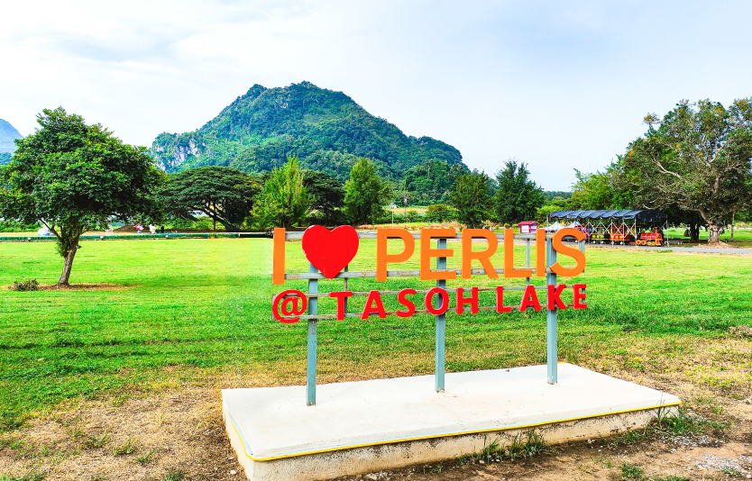 A beautiful Scenic view of the park with green grass field