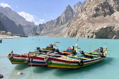 Attabad Lake by Season: When to Visit for Boating, Kayaking and Lakeside Cafes in Hunza