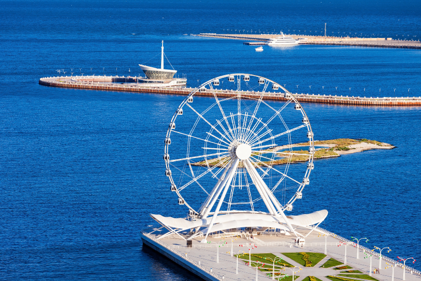Baku Seaside Park is an attractive destination Baku Seaside Park is an attractive destination