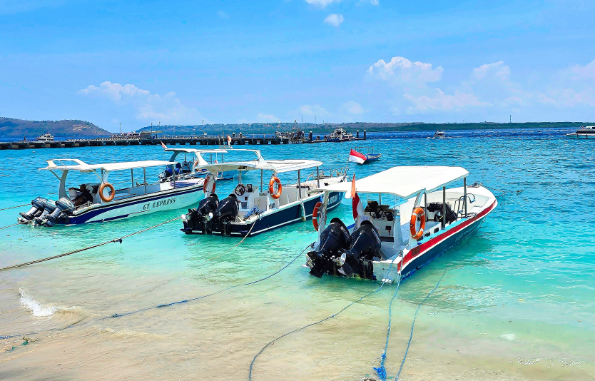 The best way to travel from Bali to Gili Islands is by fast boat