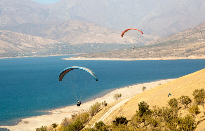 Booking tickets from 2 to 3 months early can save money for travelers  Booking tickets from 2 to 3 months early can save money for travelers