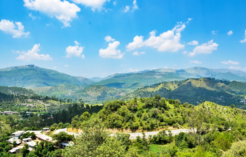 Prepare some essential devices when experiencing Pakistan solo female travel