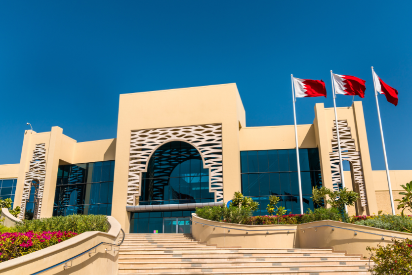 The creasing travelers has a strong impact on the tourism industry The creasing travelers has a strong impact on the tourism industry