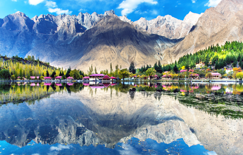 Pakistanis are known for their generosity and hospitality 