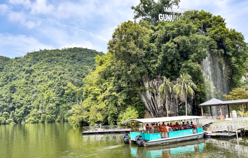 Lang Mountain is among the top 10 places to visit in Ipoh Lang Mountain is among the top 10 places to visit in Ipoh