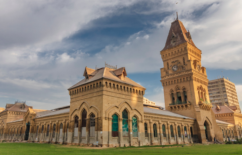 Discover the best time to travel from Lahore to Karachi