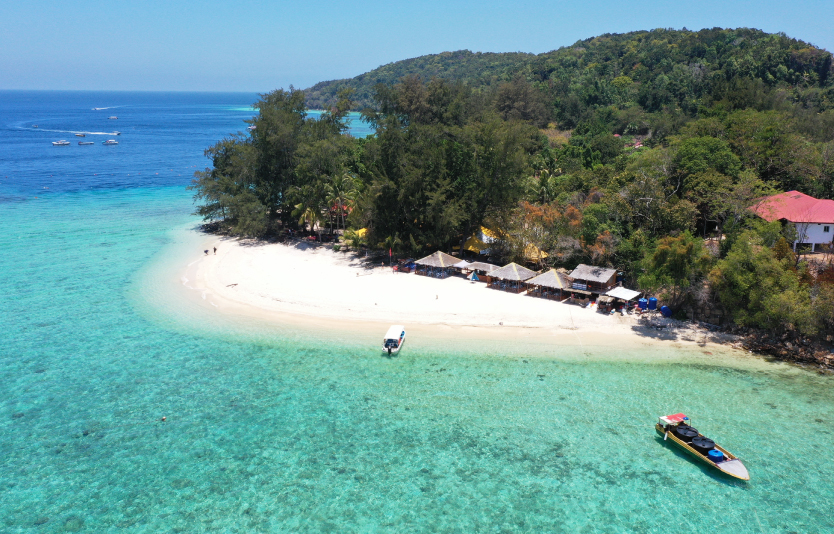 Manukan is one of the best islands to visit in Kota Kinabalu Manukan is one of the best islands to visit in Kota Kinabalu