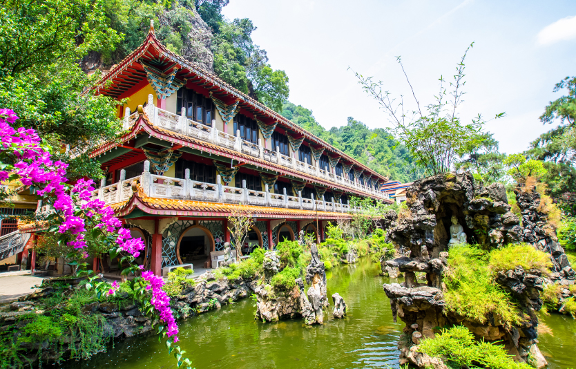 Sam Poh Tong Cave Temple