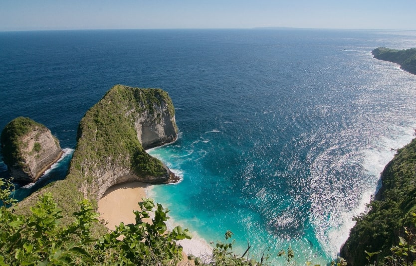 Prepare enough documents required to be eligible for an Indonesia visa