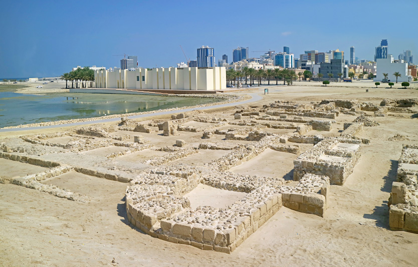 The architectural lines at Qal'at al-Bahrain